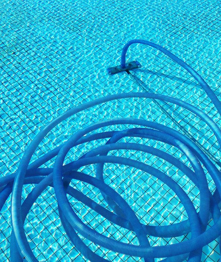 cleaning-tubes-in-a-swimming-pool-e1628821675524.jpg